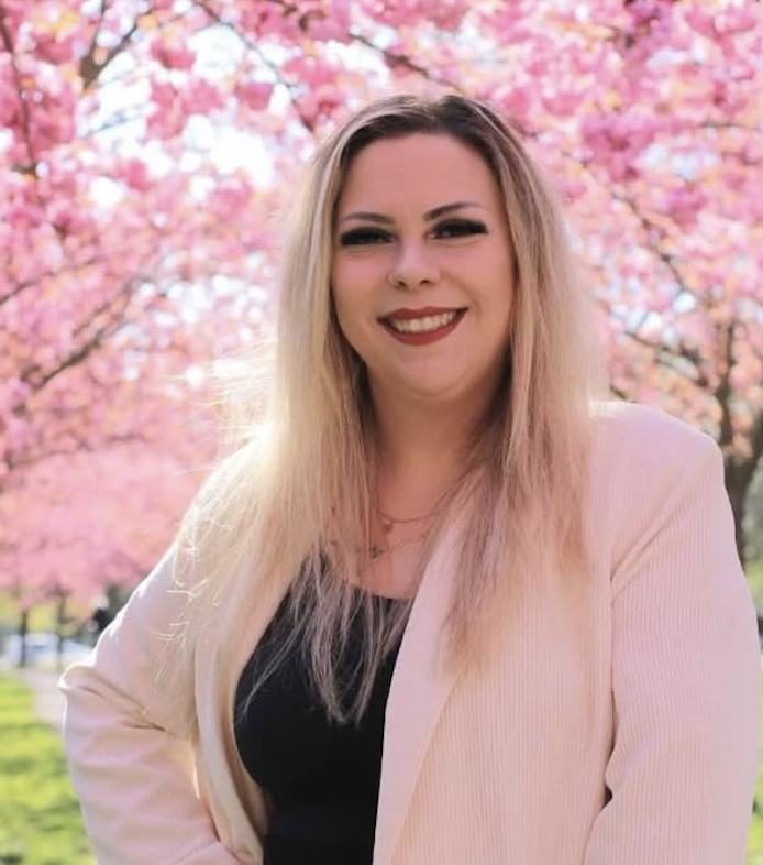 Dina — Inhaberin von Beauty Glamour